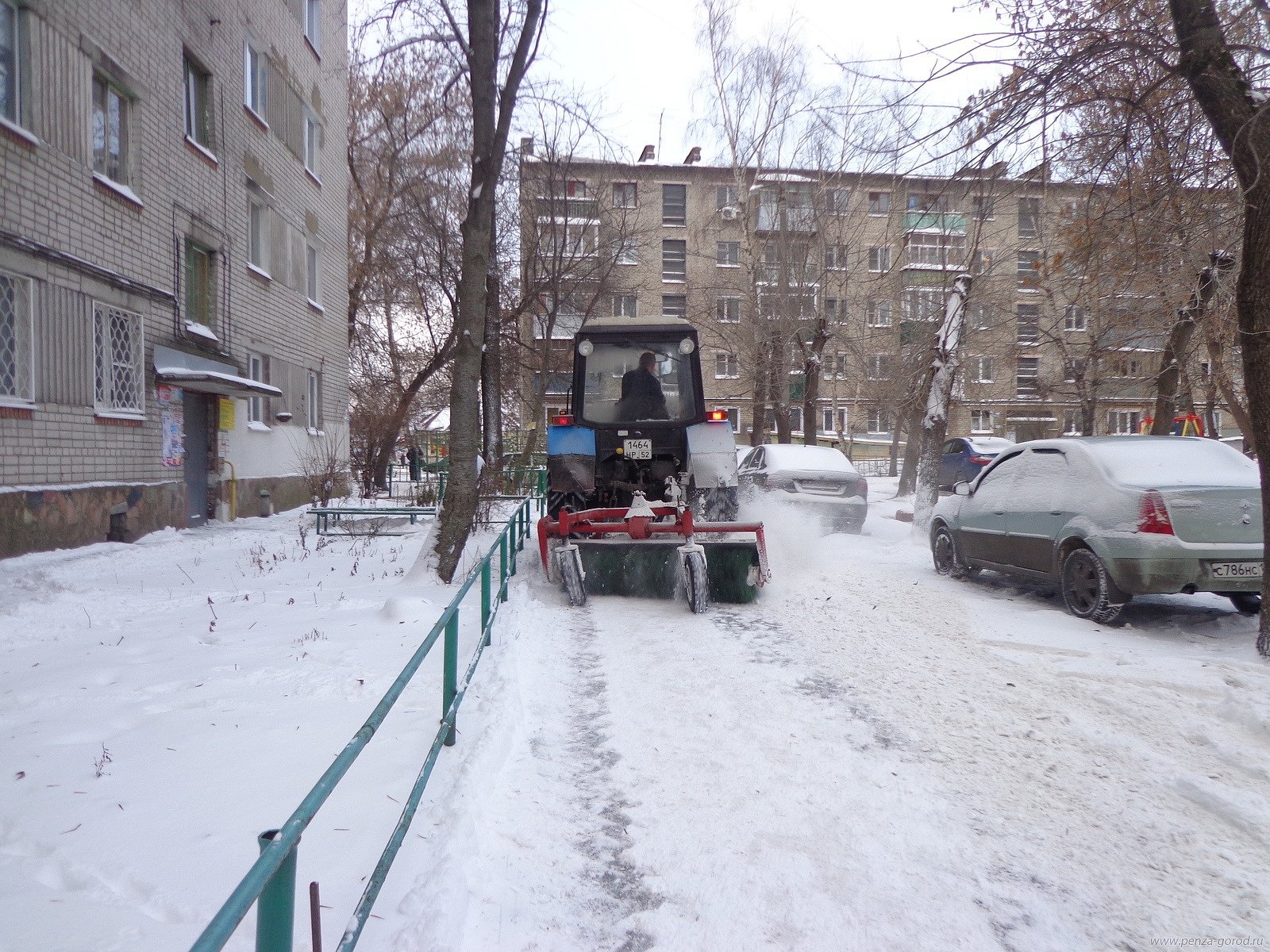 В Зеленограде начали использовать ледоколы для уборки снега