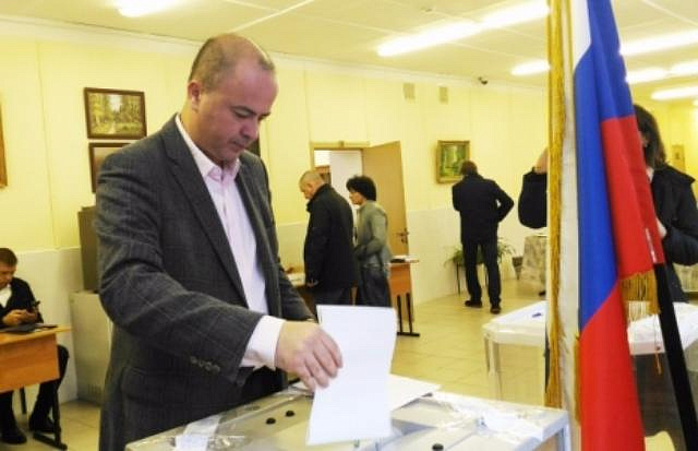 На участке №780 первым проголосовал Андрей Дунаев