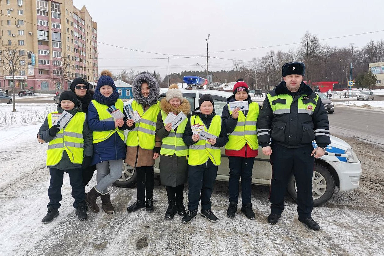 Школьники Зеленограда призвали водителей к внимательности
