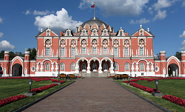 Отель «Петровский Путевой дворец» назван одним из лучших в мире