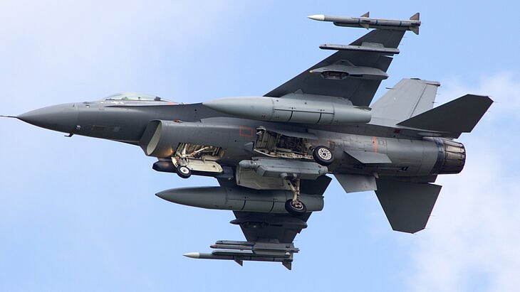       6  F-16     