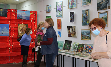 В зеленоградской библиотеке открылась выставка «Поймать мгновение»