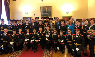 Церемония посвящения в кадеты в московской школе прошла